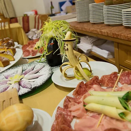 Hotel Cristallo 3*